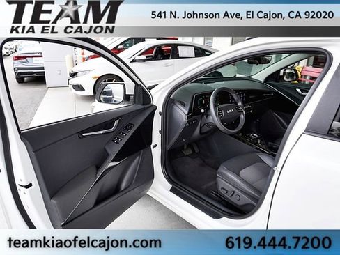 Certified 2025 Kia Niro EX w/ EX Cold Weather Package FWD image 37
