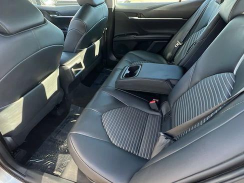 Used 2020 Toyota Camry SE w/ Sunroof Package FWD image 24