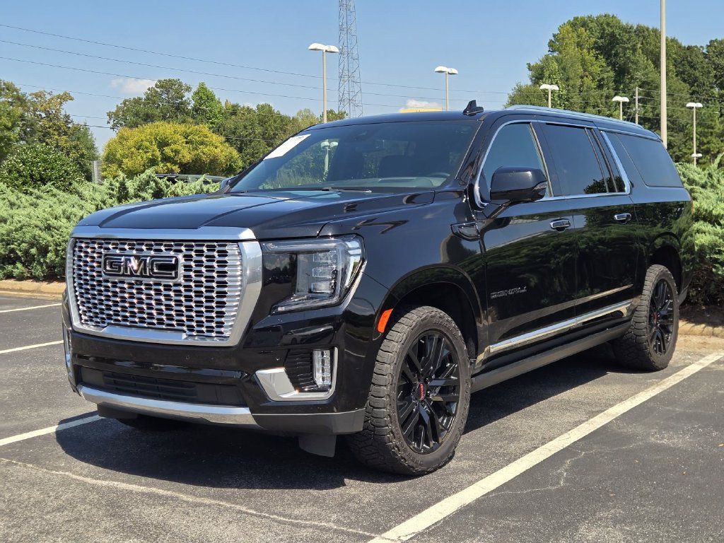 Used 2023 GMC Yukon XL Denali w/ LPO, Floor Liner Package AWD/4WD image 5