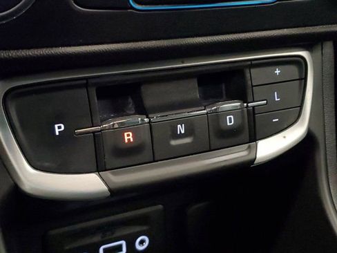 Used 2023 GMC Terrain SLT FWD image 32