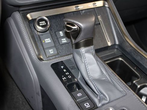 Used 2024 Lexus GX 550 image 32