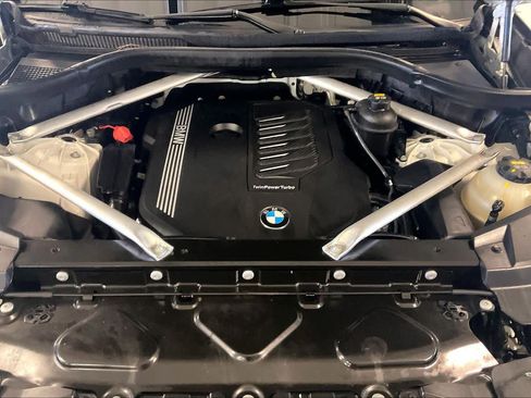 Used 2019 BMW X5 xDrive40i w/ M Sport Package AWD/4WD image 28