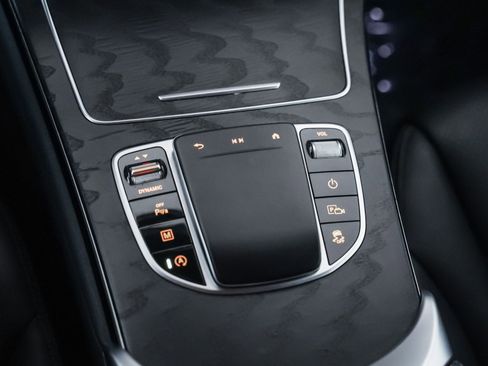 Certified 2022 Mercedes-Benz GLC 300 image 19