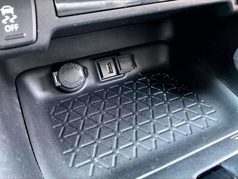 Used 2021 Toyota RAV4 XLE FWD image 26