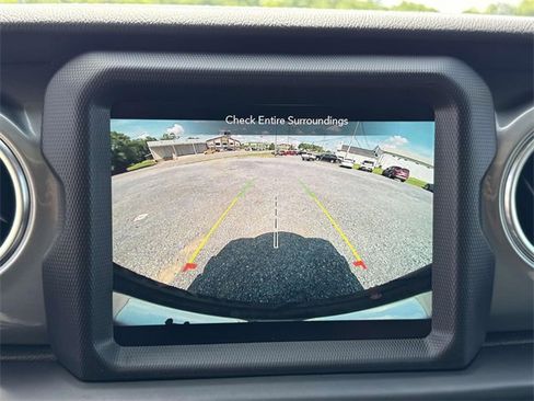 Used 2022 Jeep Wrangler Unlimited Sahara w/ Cold Weather Group image 4