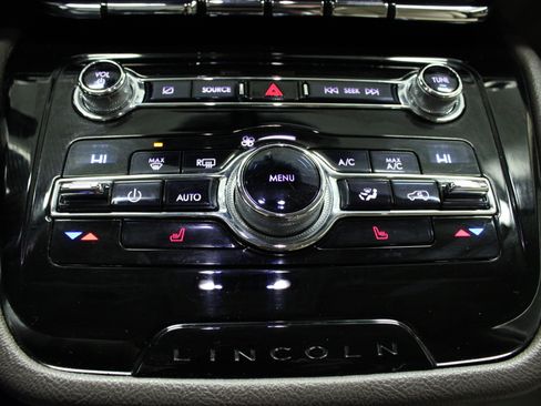 Used 2020 Lincoln Corsair Reserve image 26