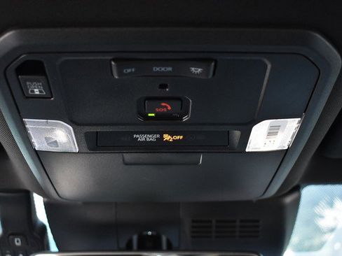 Used 2025 Toyota Tacoma TRD Off-Road image 25