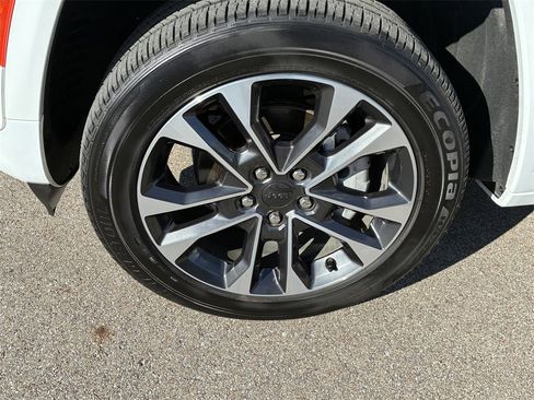 Used 2024 Jeep Grand Cherokee Overland w/ Trailer Tow Package image 11