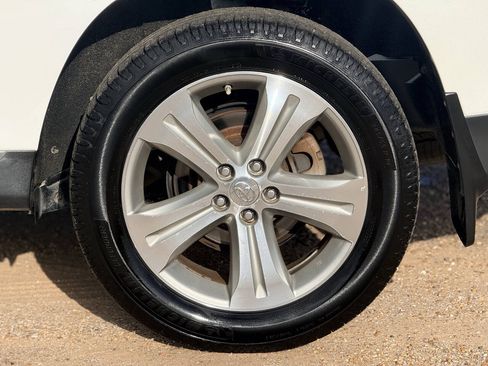 Used 2012 Toyota Highlander Limited w/ Tow Pkg FWD image 12