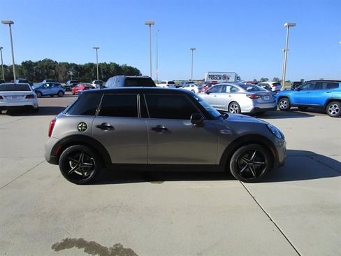Used 2019 MINI Cooper S w/ Premium Package image 6
