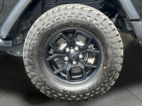 Used 2025 Jeep Wrangler Willys image 11