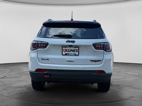 Used 2025 Jeep Compass Trailhawk AWD/4WD image 8