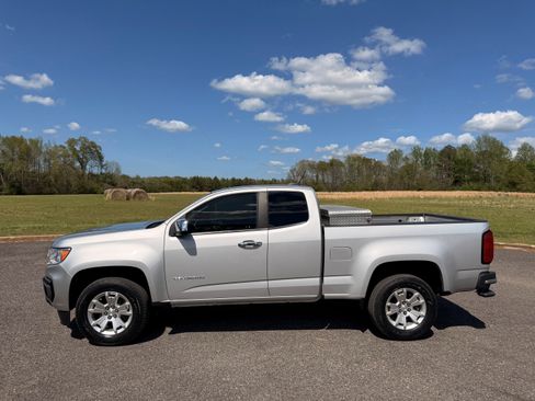 Used 2021 Chevrolet Colorado LT w/ Fleet Safety Package image 3