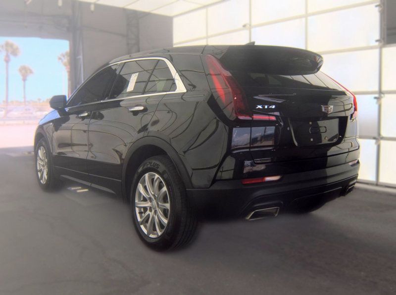 Used 2023 Cadillac XT4 Luxury FWD image 3