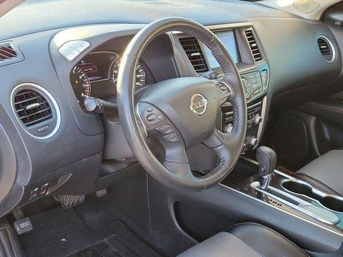 Used 2020 Nissan Pathfinder SL image 12