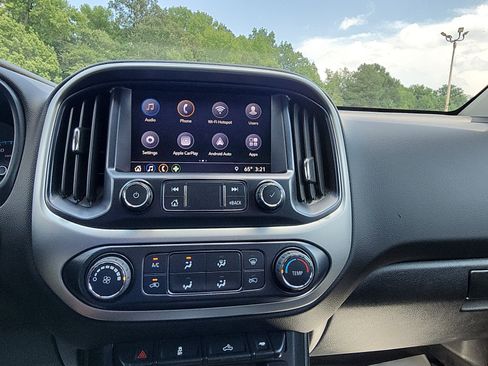 Used 2019 Chevrolet Colorado LT AWD/4WD image 17