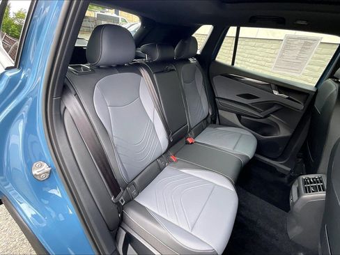 Certified 2025 Volkswagen Tiguan SE R-Line AWD/4WD image 26