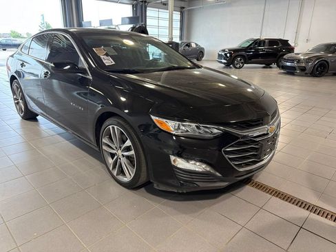 Used 2022 Chevrolet Malibu Premier FWD image 2