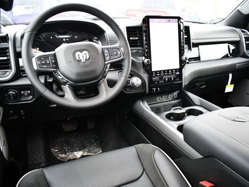 New 2026 RAM 1500 Laramie AWD/4WD image 12
