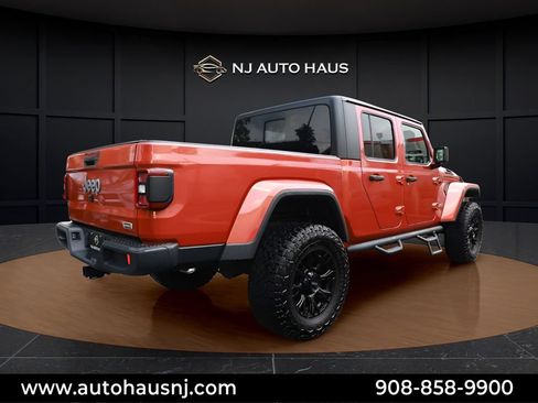 Used 2021 Jeep Gladiator Overland AWD/4WD image 5