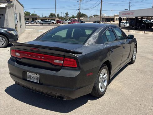 Used 2014 Dodge Charger SE w/ Connectivity Group RWD image 4