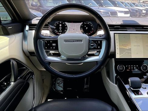 Used 2023 Land Rover Range Rover SE AWD/4WD image 5
