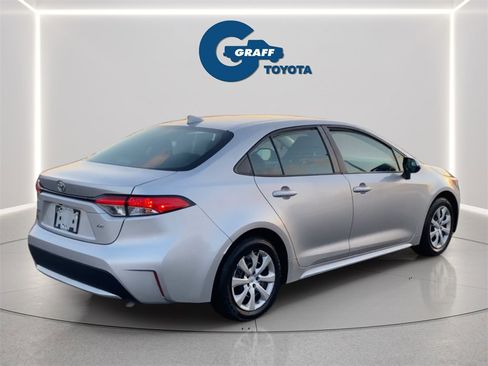 Used 2020 Toyota Corolla LE image 5