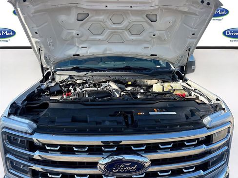 Used 2023 Ford F250 Lariat w/ Chrome Package image 33