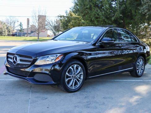 Used 2018 Mercedes-Benz C 300 4MATIC Sedan image 3