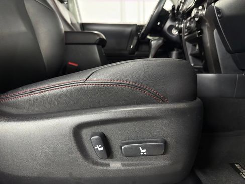 Used 2017 Toyota 4Runner TRD Off-Road Premium w/ Convenience Package AWD/4WD image 30