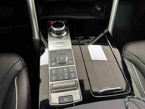 Used 2017 Land Rover Discovery HSE image 36