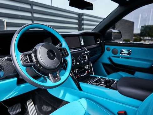 Used 2025 Rolls-Royce Cullinan Black Badge image 2