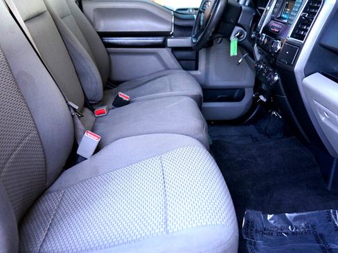 Used 2016 Ford F150 XLT image 13