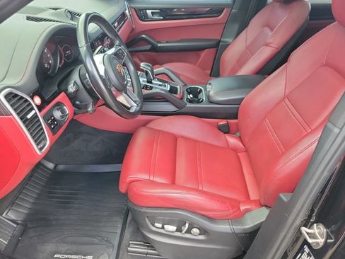 Used 2019 Porsche Cayenne AWD/4WD image 5