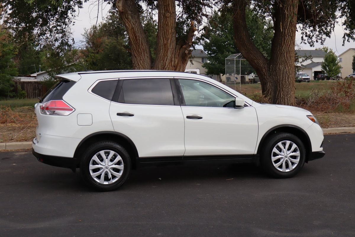 Used 2016 Nissan Rogue S w/ S Family Package AWD/4WD image 4
