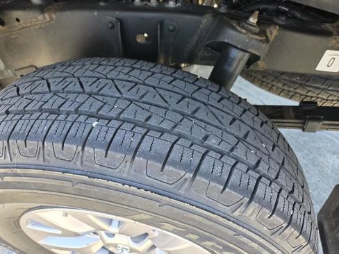 Used 2017 Toyota Tacoma SR5 w/ Tow Package RWD image 25