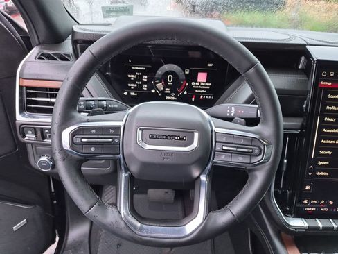Certified 2025 GMC Yukon Denali RWD image 26