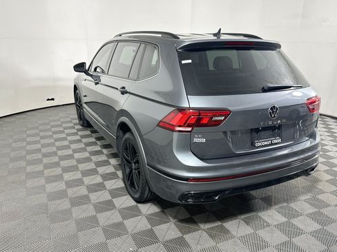 Used 2022 Volkswagen Tiguan SE R-Line FWD image 5