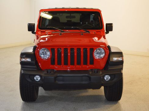 Used 2021 Jeep Wrangler Sport AWD/4WD image 8