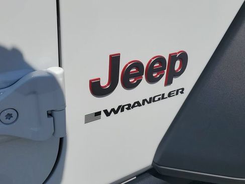 Certified 2026 Jeep Wrangler Unlimited Rubicon w/ Xtreme 35 Tire Package AWD/4WD image 11