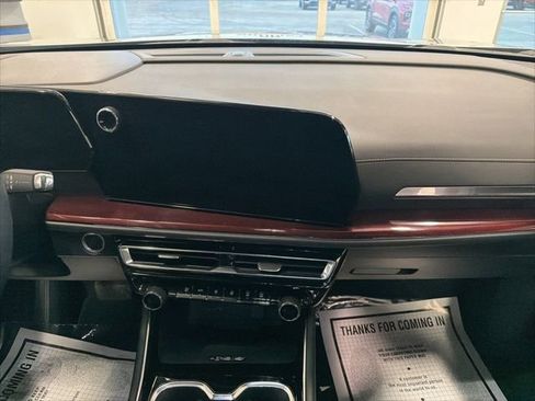 Used 2025 Chevrolet Traverse Z71 image 25