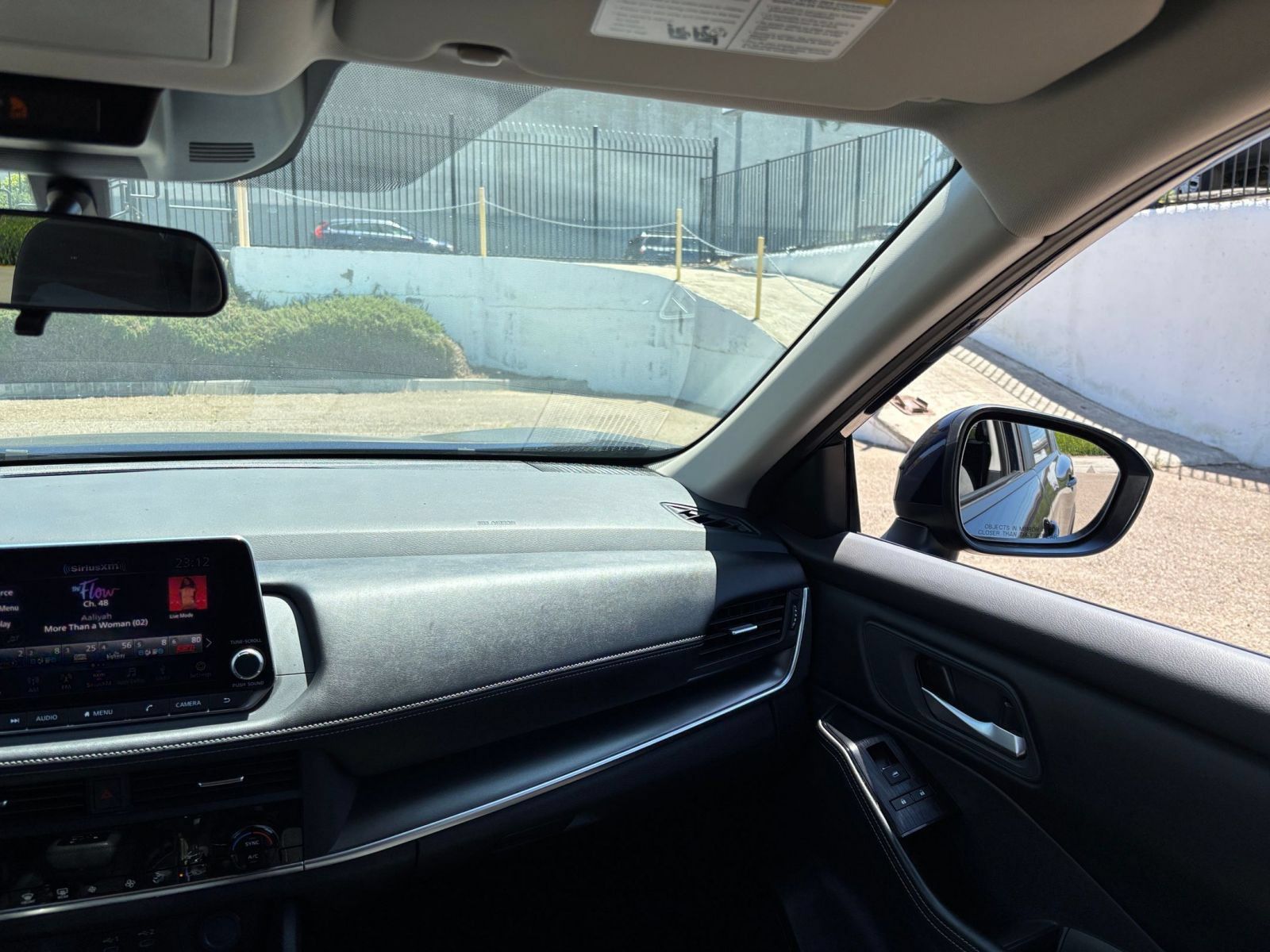 Used 2025 Nissan Rogue SV FWD image 36