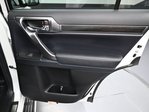 Used 2022 Lexus GX 460 w/ Black Line Special Edition AWD/4WD image 40