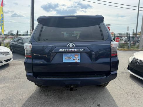 Used 2017 Toyota 4Runner SR5 Premium AWD/4WD image 5