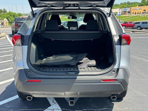 Used 2025 Toyota RAV4 LE AWD/4WD image 5