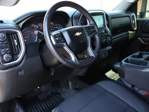 Used 2022 Chevrolet Silverado 2500 LT w/ Convenience Package image 2