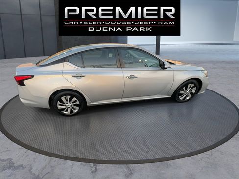 Used 2021 Nissan Altima 2.5 S image 9