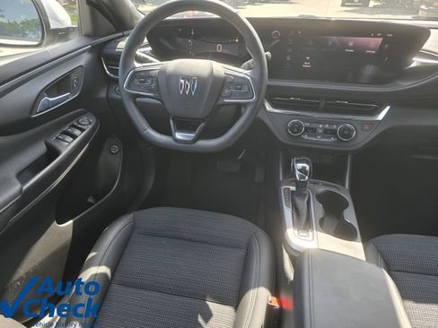Used 2024 Buick Envista Preferred w/ Convenience I Package FWD image 16
