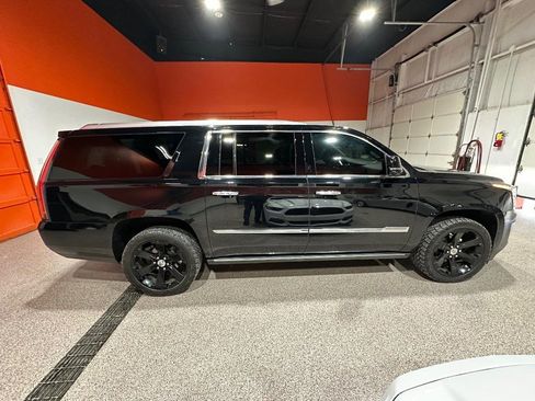 Used 2015 Cadillac Escalade ESV Premium image 4