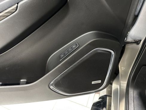 Used 2019 Chevrolet Suburban LT w/ LT Signature Package image 25